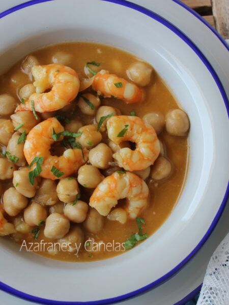 garbanzos con langostinos