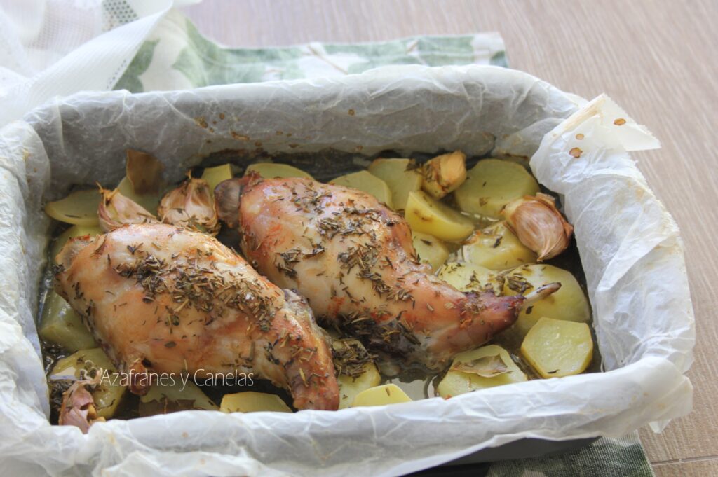 Conejo adobado al horno